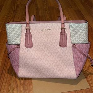 MICHAEL KORS purse